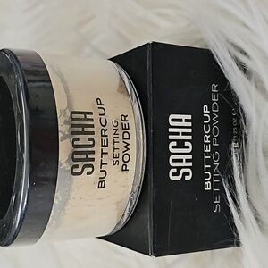 Sacha Buttercup Setting Powder in Light NIP